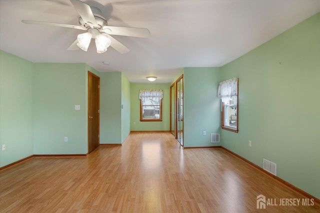 1 Zoar Street, Fords, NJ 08863