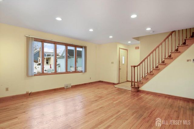 1 Zoar Street, Fords, NJ 08863