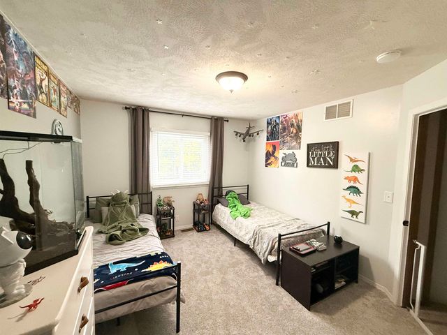 2443 N Woodlawn Blvd, Derby, KS 67037