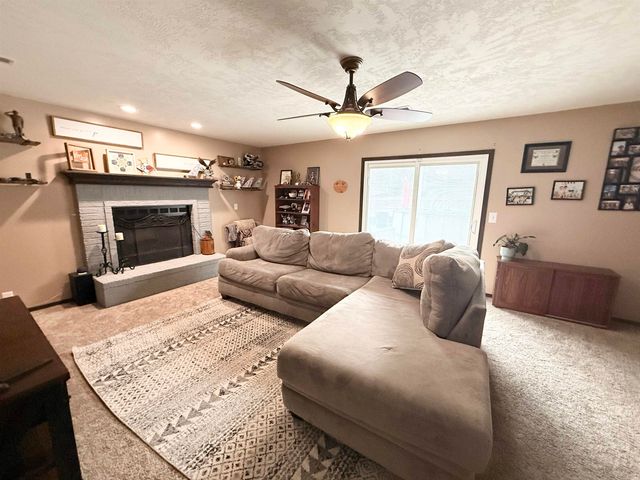 2443 N Woodlawn Blvd, Derby, KS 67037