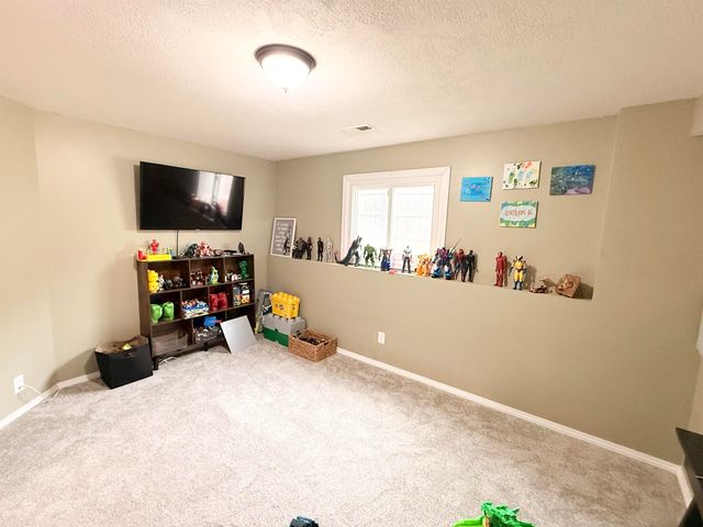 2443 N Woodlawn Blvd, Derby, KS 67037