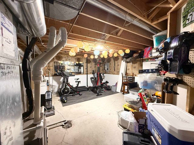 2443 N Woodlawn Blvd, Derby, KS 67037