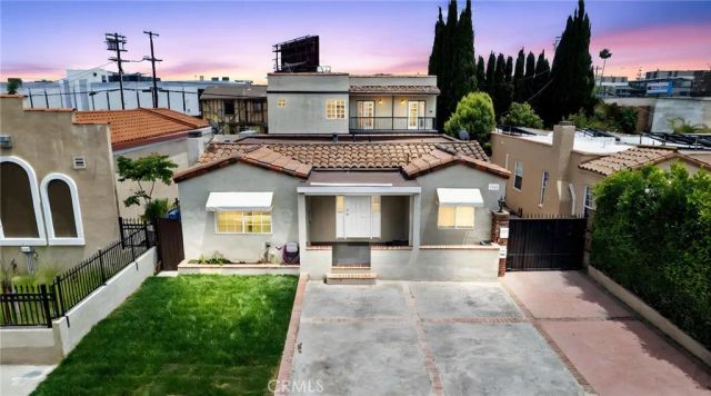 1960 Chariton Street, Los Angeles, CA 90034