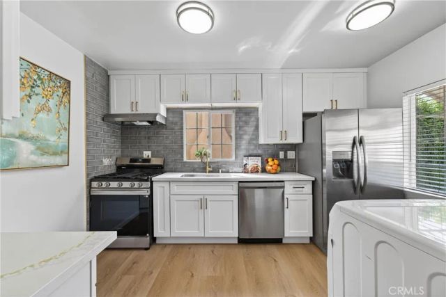 1960 Chariton Street, Los Angeles, CA 90034