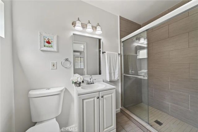 1960 Chariton Street, Los Angeles, CA 90034