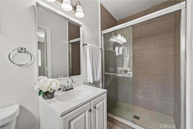 1960 Chariton Street, Los Angeles, CA 90034