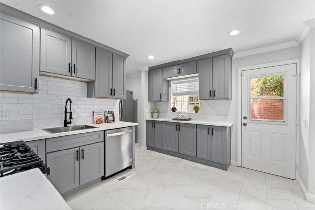 1960 Chariton Street, Los Angeles, CA 90034