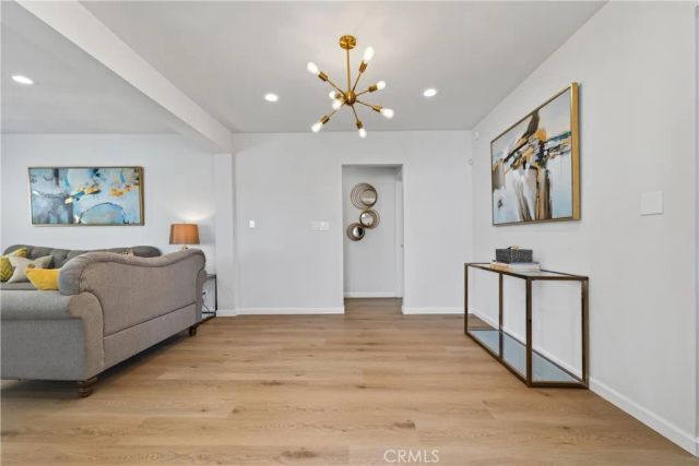 1960 Chariton Street, Los Angeles, CA 90034