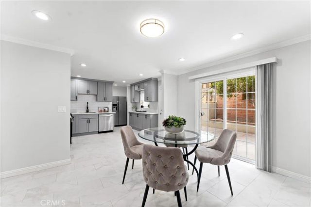 1960 Chariton Street, Los Angeles, CA 90034