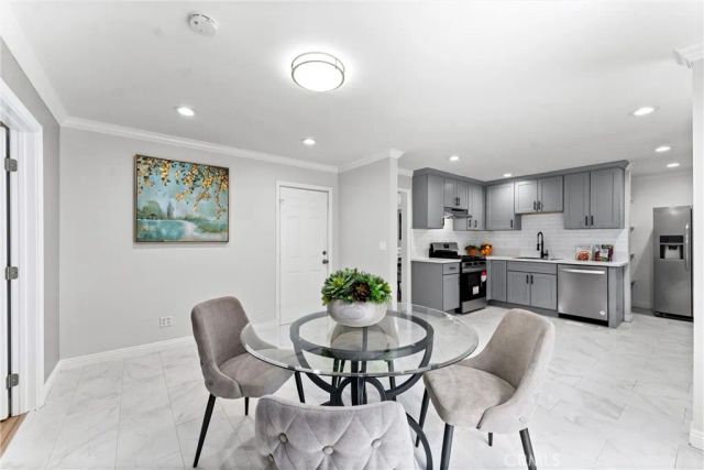 1960 Chariton Street, Los Angeles, CA 90034