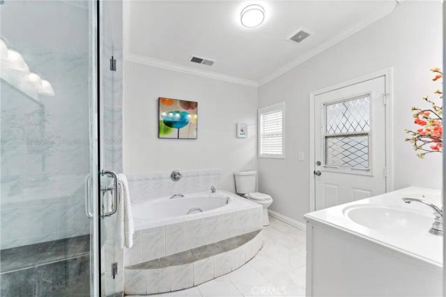 1960 Chariton Street, Los Angeles, CA 90034