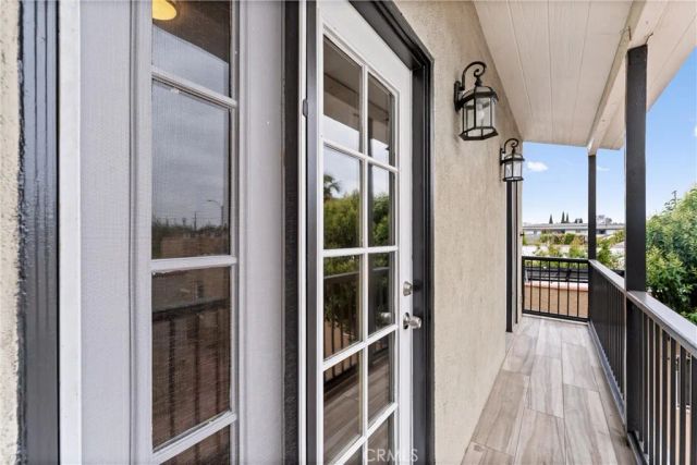 1960 Chariton Street, Los Angeles, CA 90034