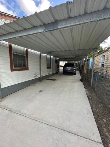 2720 Burchill Road, Fort Worth, TX 76105