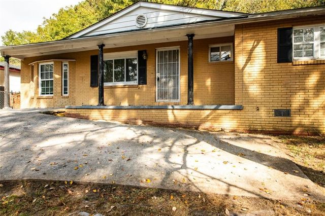 2833 CARDO NW Drive, Atlanta, GA 30318