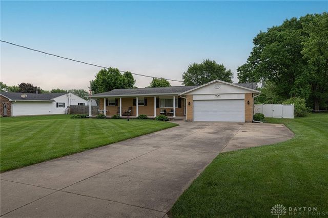 8588 Twincreek Drive, Franklin Twp, OH 45005