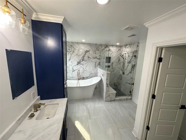 1404 Des Jardines Street, Houston, TX 77023