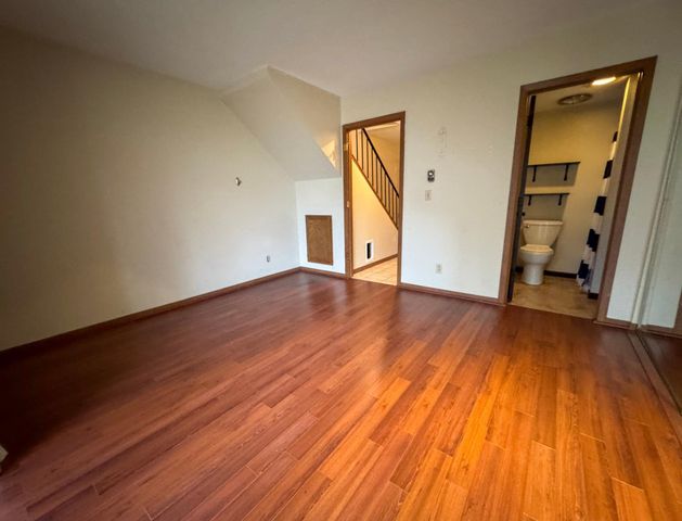 17562 Pond Circle, Eden Prairie, MN 55346