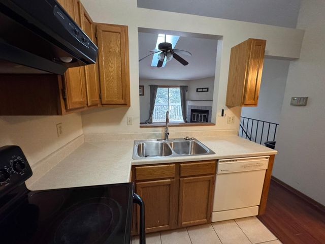 17562 Pond Circle, Eden Prairie, MN 55346