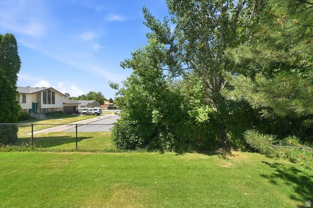 178 COUNTRY SPRINGS DR, Bountiful, UT 84010