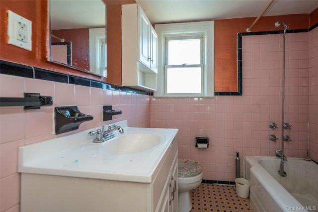47 4th Avenue, East Rockaway, NY 11518