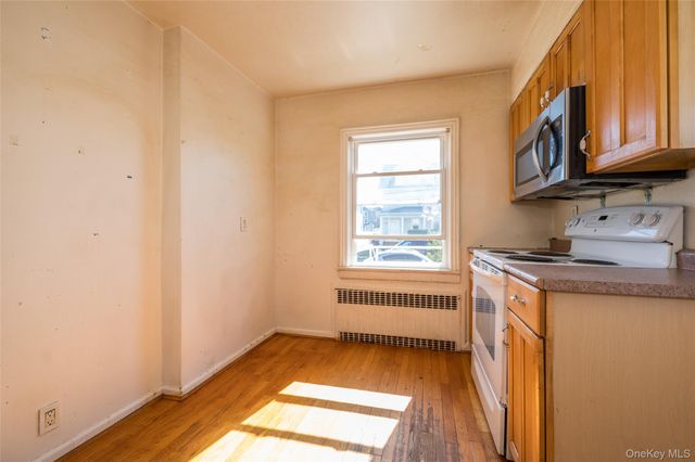 47 4th Avenue, East Rockaway, NY 11518