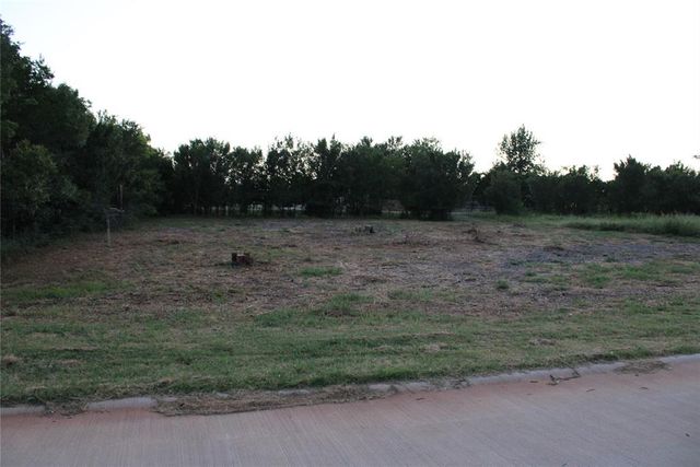 8101 W Wilshire Park Drive, Oklahoma City, OK 73111