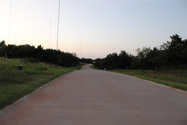 8101 W Wilshire Park Drive, Oklahoma City, OK 73111