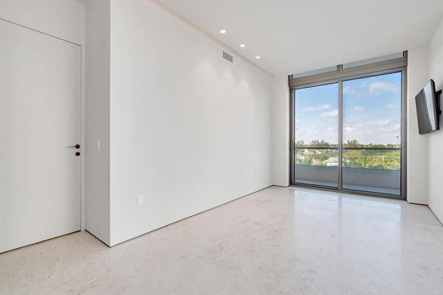 200 Arkona Court 501, West Palm Beach, FL 33401