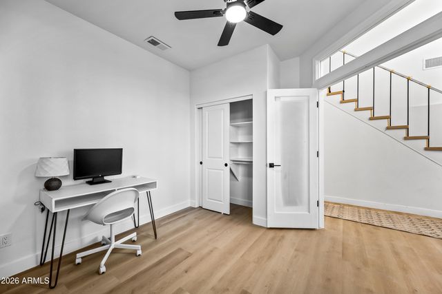 815 E DESERT TRUMPET Road, Phoenix, AZ 85048