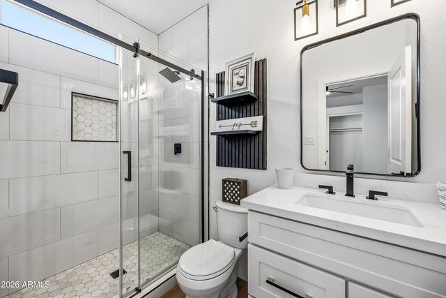 815 E DESERT TRUMPET Road, Phoenix, AZ 85048