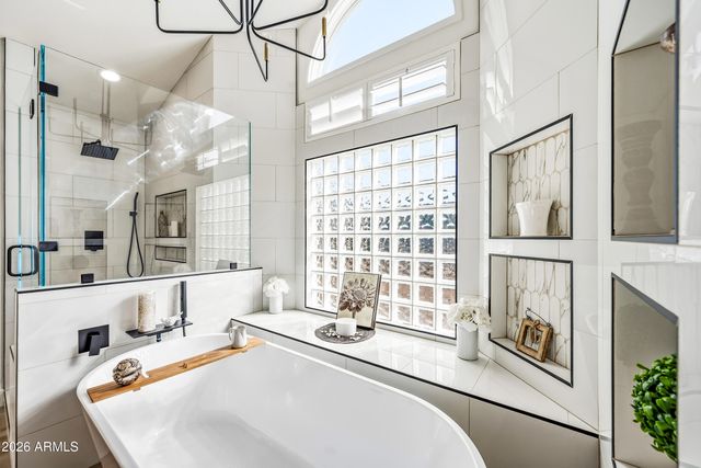 815 E DESERT TRUMPET Road, Phoenix, AZ 85048