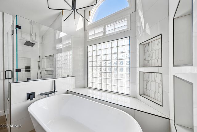 815 E DESERT TRUMPET Road, Phoenix, AZ 85048