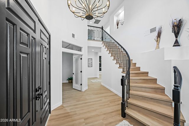 815 E DESERT TRUMPET Road, Phoenix, AZ 85048