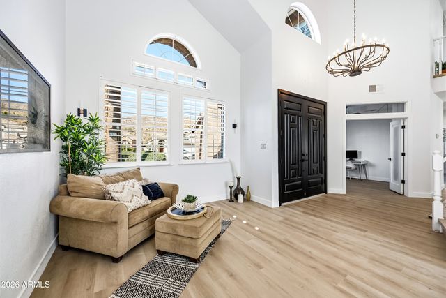 815 E DESERT TRUMPET Road, Phoenix, AZ 85048