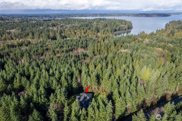 6935 Steamboat Island Road NW, Olympia, WA 98502