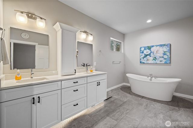 6935 Steamboat Island Road NW, Olympia, WA 98502