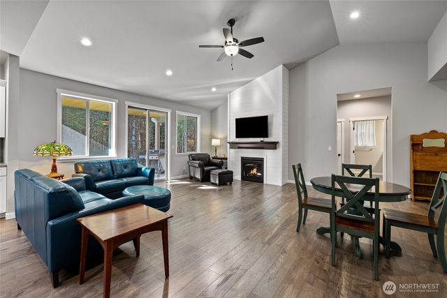 6935 Steamboat Island Road NW, Olympia, WA 98502