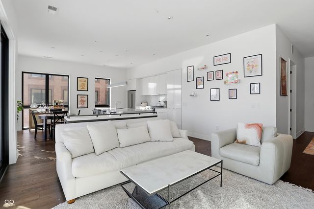 877 N East Street UNIT 203, Indianapolis, IN 46202