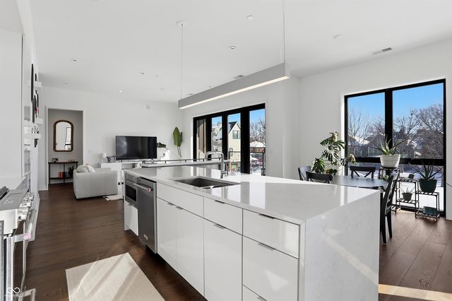 877 N East Street UNIT 203, Indianapolis, IN 46202