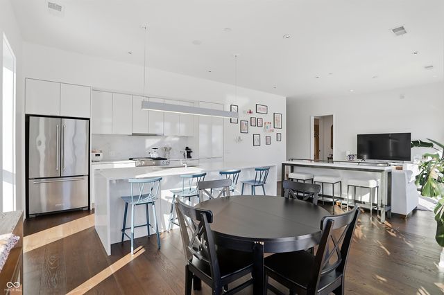 877 N East Street UNIT 203, Indianapolis, IN 46202