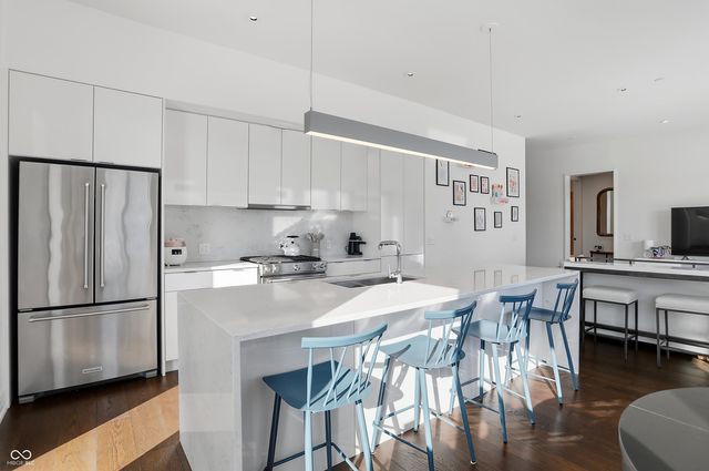 877 N East Street UNIT 203, Indianapolis, IN 46202