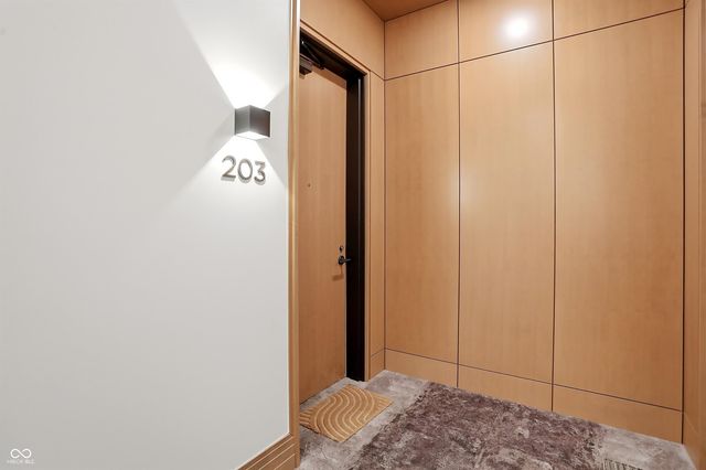 877 N East Street UNIT 203, Indianapolis, IN 46202