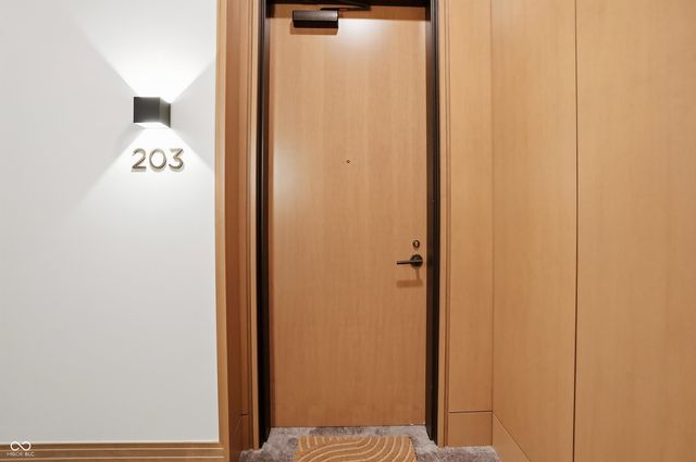 877 N East Street UNIT 203, Indianapolis, IN 46202