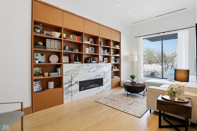 877 N East Street UNIT 203, Indianapolis, IN 46202