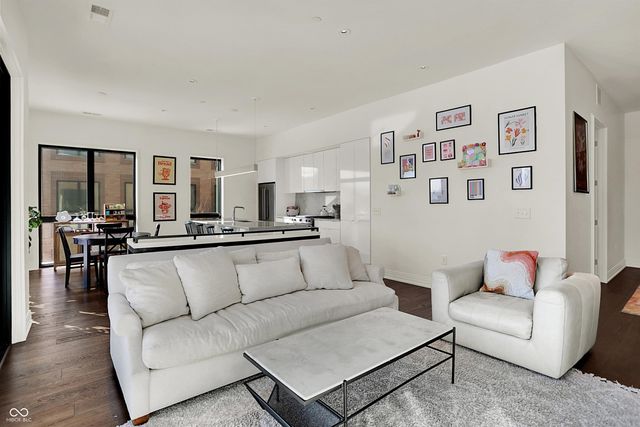 877 N East Street UNIT 203, Indianapolis, IN 46202