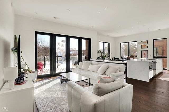 877 N East Street UNIT 203, Indianapolis, IN 46202