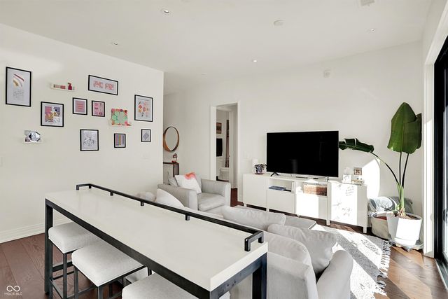 877 N East Street UNIT 203, Indianapolis, IN 46202