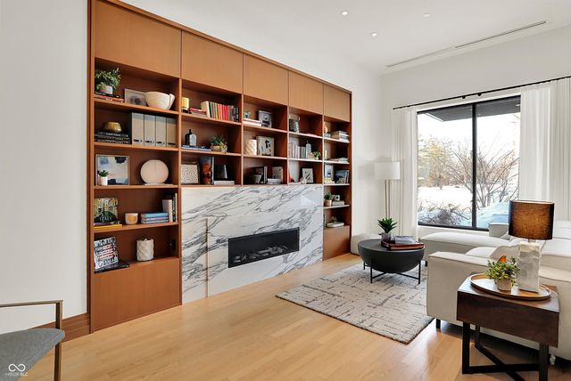 877 N East Street UNIT 203, Indianapolis, IN 46202