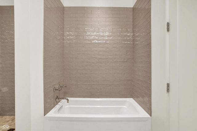 877 N East Street UNIT 203, Indianapolis, IN 46202