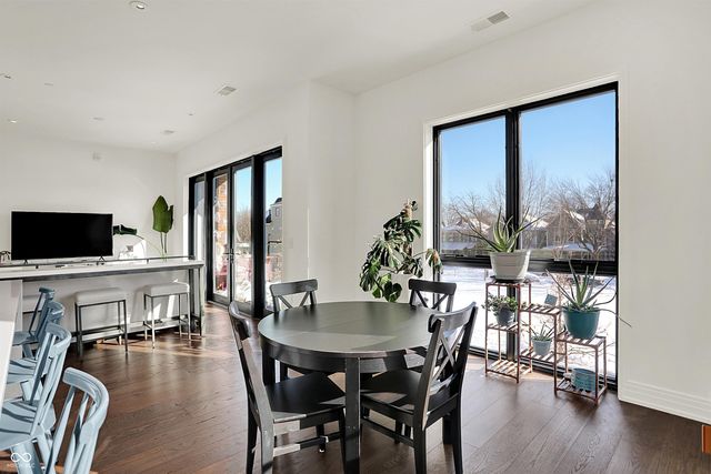 877 N East Street UNIT 203, Indianapolis, IN 46202